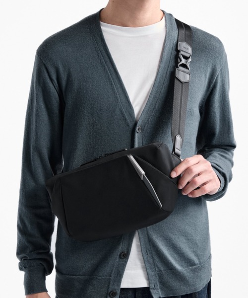 TUMI（トゥミ） ウエストポーチ TUMI AXIS ミディアム・スリング
