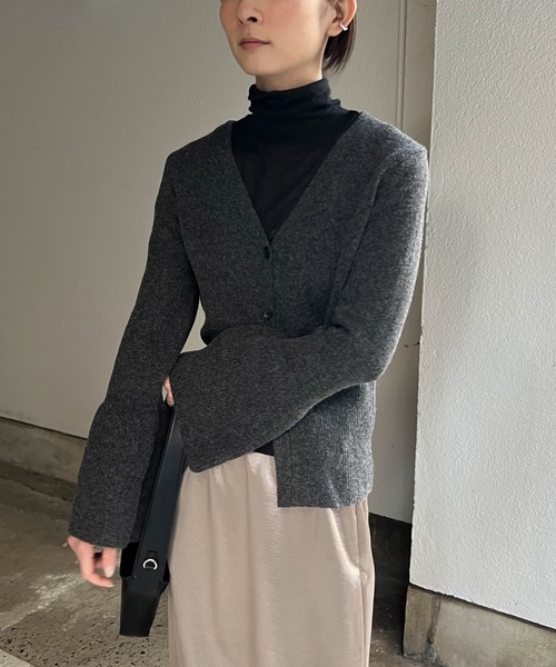 美品☆ MUVEIL WORK 17AW ベルスリーブ パールボタンカーディガン MUVEIL Online Shop｜ミュベール公式オンラインショップ