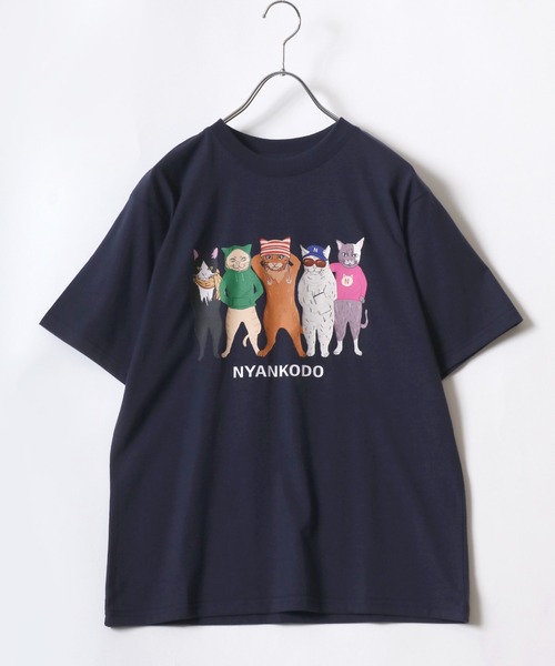 【大きいサイズレディース】神保町にゃんこ堂コラボ6匹の黒猫柄Tシャツ★猫 大きいサイズレディース】神保町にゃんこ堂コラボ6匹の黒猫柄T