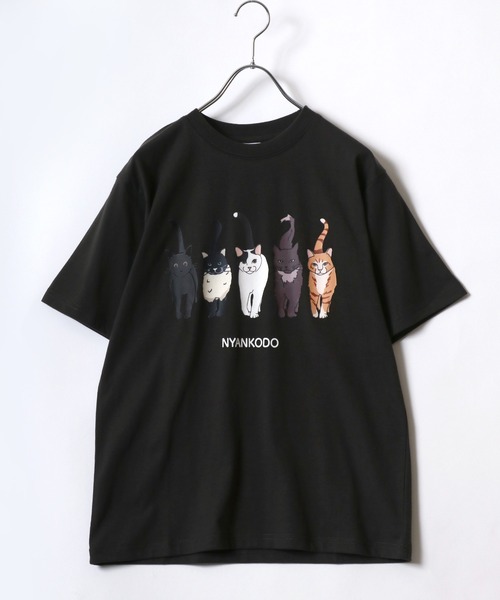 【大きいサイズレディース】神保町にゃんこ堂コラボ6匹の黒猫柄Tシャツ★猫 大きいサイズレディース】神保町にゃんこ堂コラボ6匹の黒猫柄T