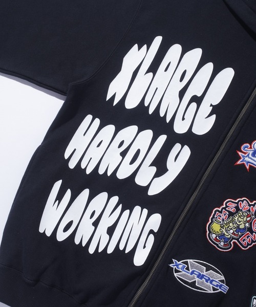 XLARGE パーカー 黒 刺繍デザイン XLARGE エクストララージ パーカー センター刺繍ロゴ 人気