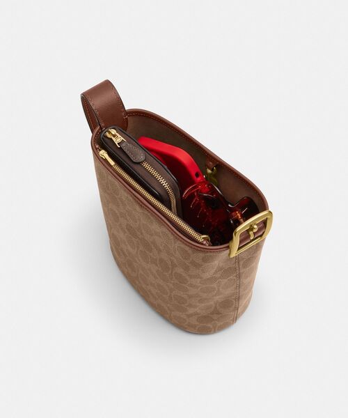 coachのショルダーバック、バスケットタイプ COACH（コーチ） ショルダーバッグ バッグ ブリーカー バケット バッグ