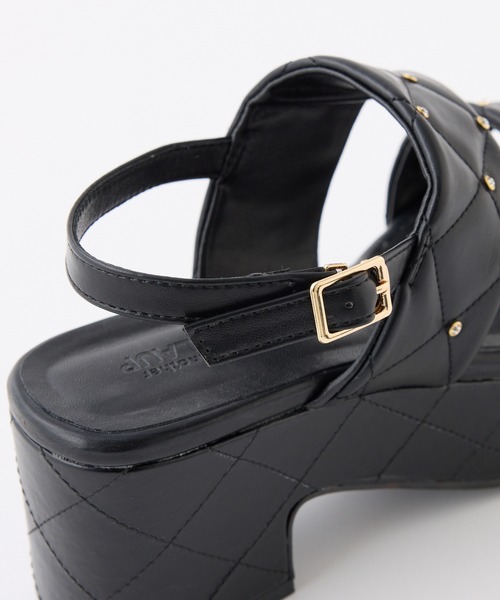 one after another NICE CLAUP サンダル ビジュースタッズ付き