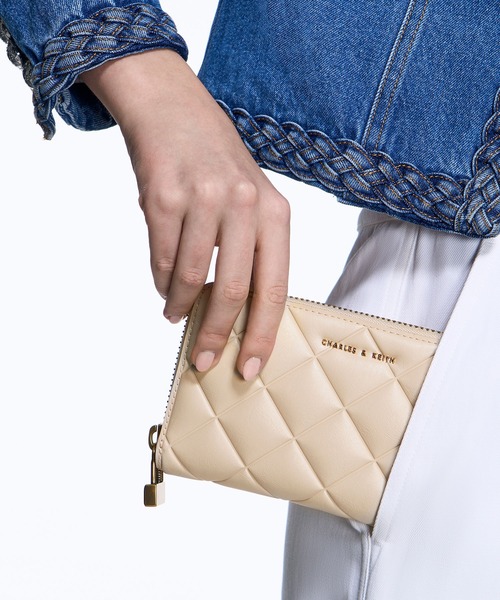 CHARLES & KEITH スウィング キルトジップキーポーチ(長財布) CHARLES ＆ KEITH 財布 スウィング キルトジップキーポーチ