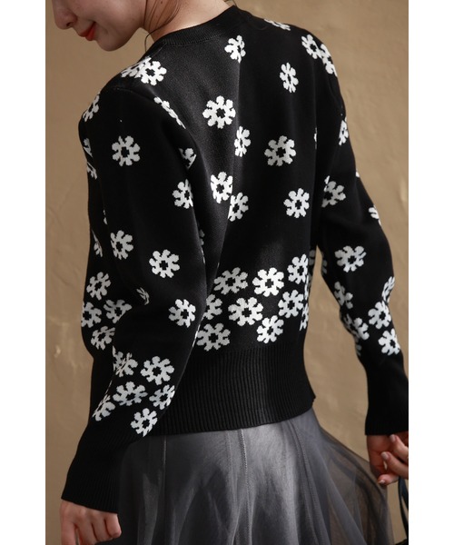 cawaii カーディガン （黒）降り積もる白花のニットカーディガン