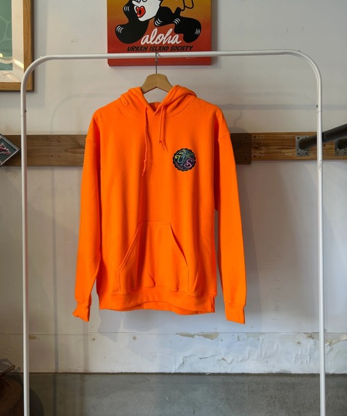 URBAN ISLAND SOCIETY（アーバンアイランドソサエティ） パーカー