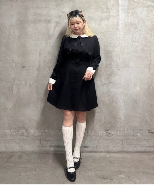 フィント（FINT）/【主役級ワンピース】カットワークレイヤード風クレリックワンピース/クロミ【洗える】 F i.n.t（フィント） ワンピース カットワークレイヤード風クレリック