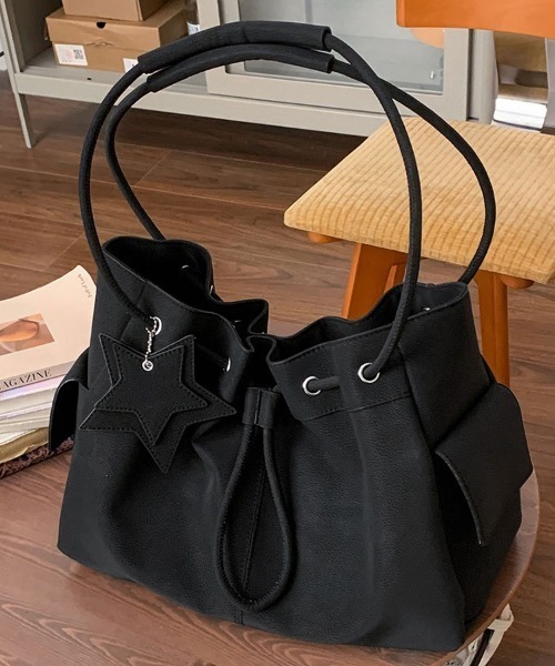 ReRe ショルダーバッグ バッグ 巾着型×星チャーム付きショルダーバッグ