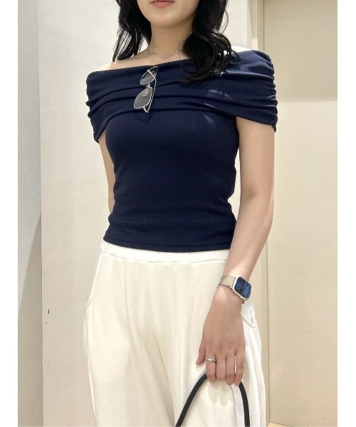 tシャツ ギャザーオフショルトップ レディースの画像