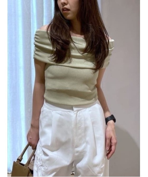 tシャツ ギャザーオフショルトップ レディースの画像