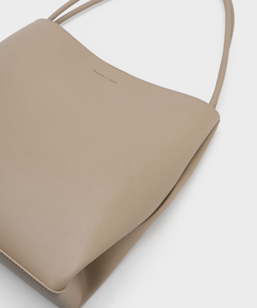 CHARLES & KEITH◇大容量 レイア トートバッグ◇台湾発送/送料込 CHARLES ＆ KEITH トートバッグ Leia レイア レディース