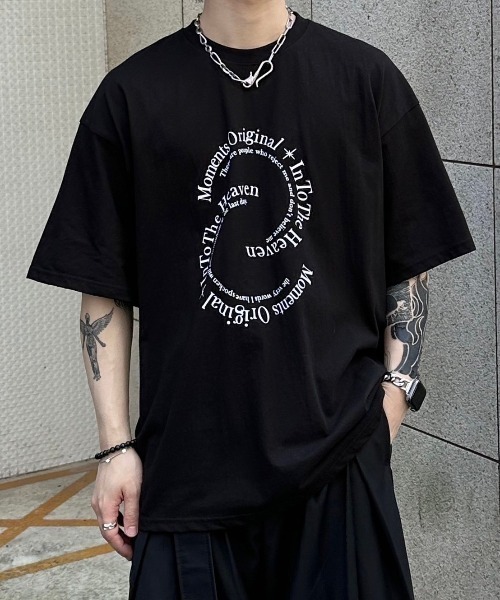 Chikashitsu+（チカシツプラス） tシャツ 「Chikashitsu +」logo