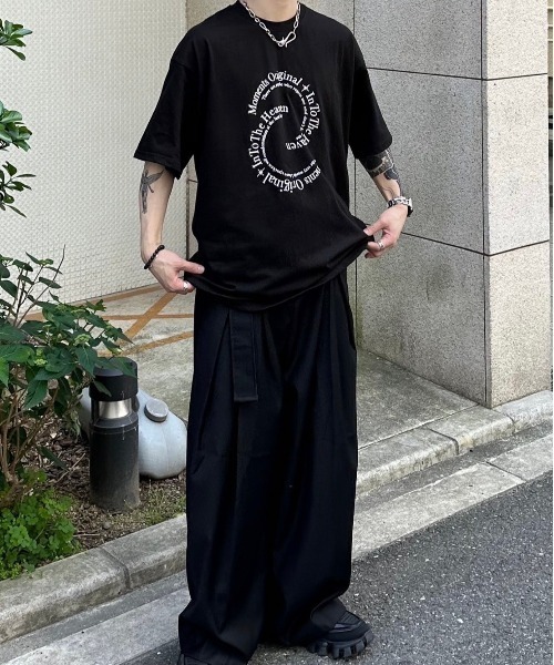 Chikashitsu+（チカシツプラス） tシャツ 「Chikashitsu +」logo