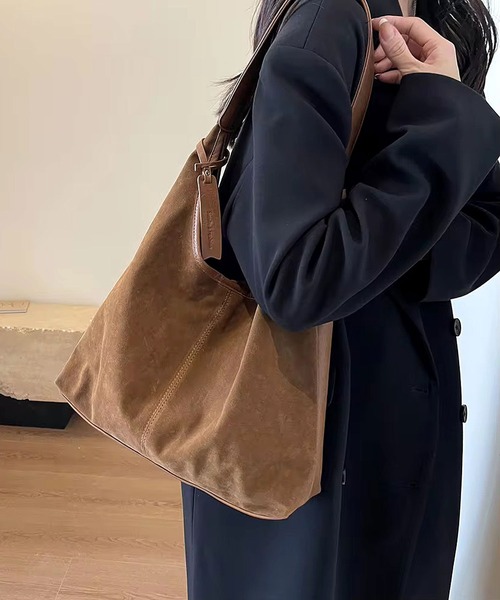 ALAIA★イーストウエスト ミディアムスエード ショルダーバッグ スエード ALAIA(アライア) バッグ・カバン(レディース) - 海外