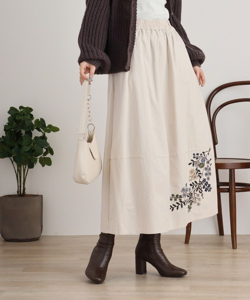 イマゴ　emago 花柄　バルーンスカート リネン　ウエストゴム　ゆったり Emago（イマゴ） ロング スカート 花刺繍ゆるバルーンスカート