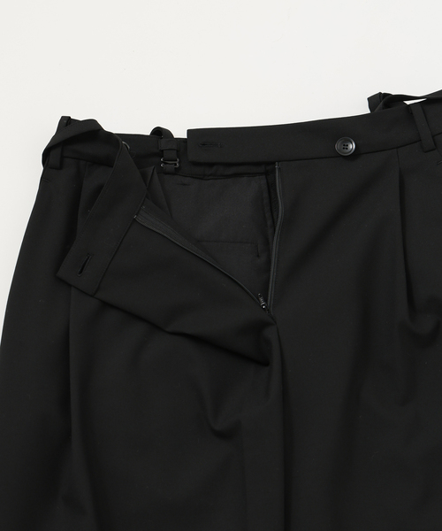 Spick and Span サスペンダー付きアシンメトリータックパンツ セール】サスペンダー付きアシンメトリータックパンツ