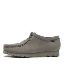 GORE-TEX スエード デッキシューズ グレー Clarks（クラークス） デッキシューズ WALLABEE GTX 26180662 メンズ