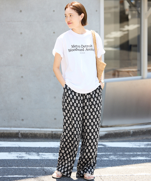 habi サテンテーパード　パンツ　 SLOBE IENA 値下SLOBE IENA habiイエナ サテンテーパードパンツ黒新品未使用タグ