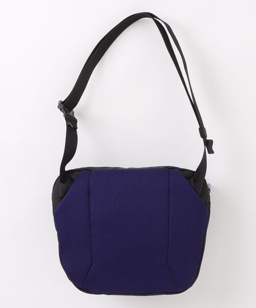 ARC'TERYX（アークテリクス） 刺繍ショルダーバッグ - ブラック