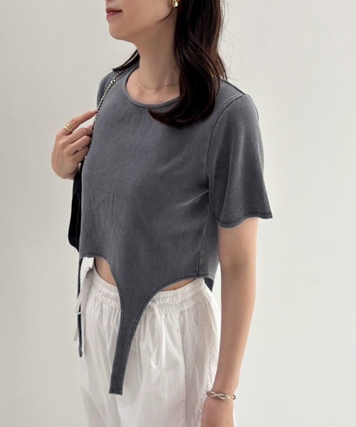 ANONYME DESIGNERS 売れ筋商品|||アノニム Tシャツ トップス レディース Tops Beige Jasmine Grandiflorum tシャツ 「Jasmine」胸あきデザイン半袖