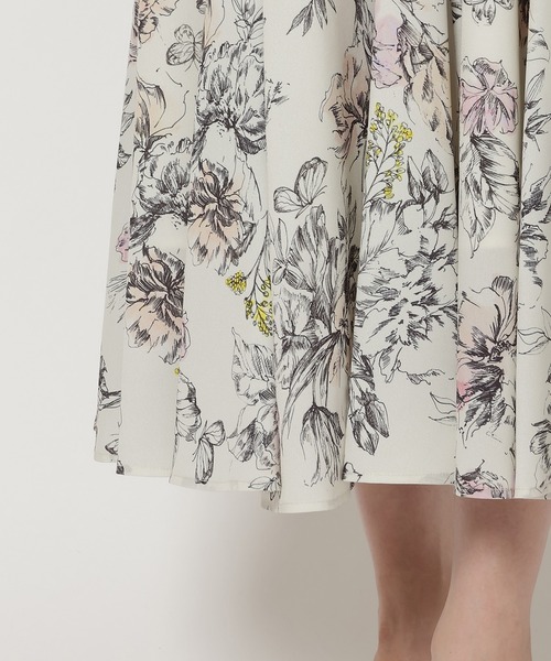 Audie a Musesオーディアミューズ フラワープリントワンピース42 Audie a Musesオーディアミューズ フラワープリントワンピース42