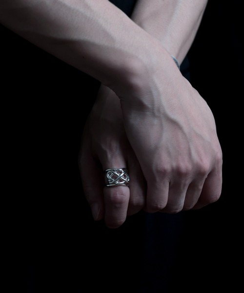 YArKA 指輪 リング 「YArKA/ヤーカ」entwined curvaceous design