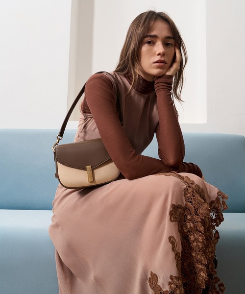 Charles&Keith★ Trice メタリックアクセント ショルダーバッグ CHARLES & KEITH メタリックアクセント スモールショルダー