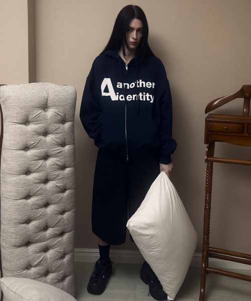OY（オーワイ） パーカー 「OY/オーワイ」A IDENTITY HOODIE ZIP UP/A