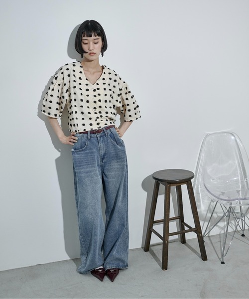 ブラウス シャツ 2wayドットジャガードタックスリーブクロップドブラウス レディースの画像