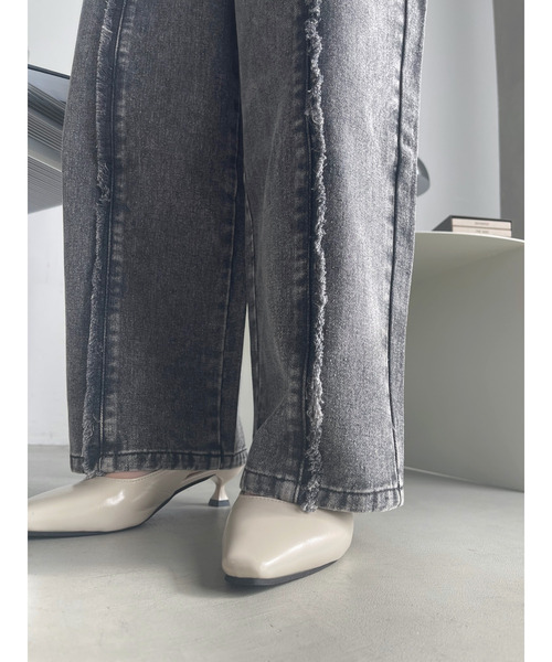 Ada. ジーンズ デニム デニムパンツ センターシームデザイン ケミカル