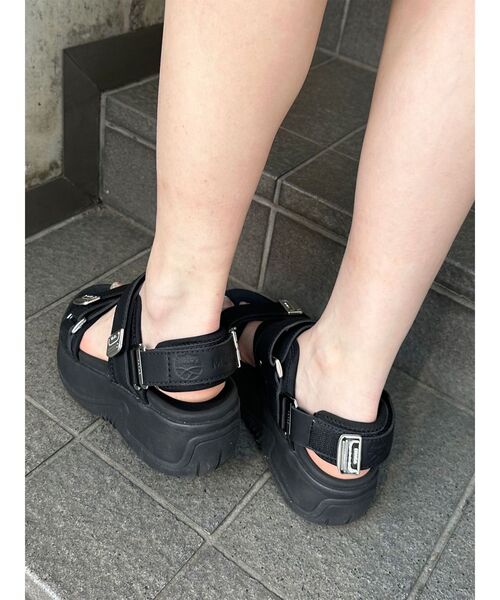 立ち座りペア　ブラックミャクミャク PEEK-A-BOO カットウィッグ(N) その他の通販・卸