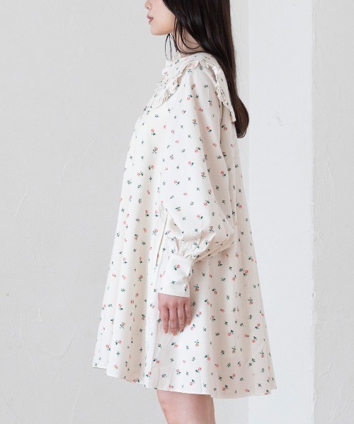 Cath kidston 花柄クリーム色ミニワンピース Cath Kidston（キャス・キッドソン） ワンピース セーラーミニ