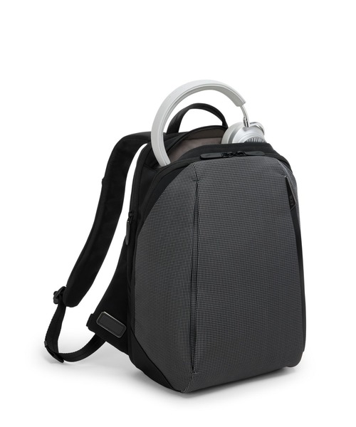 TUMI（トゥミ） デイバック リュック TUMI AXIS ミディアム・バック