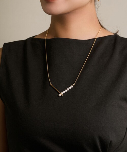 TOMORROWLAND別注 januka NEW V パールネックレス TOMORROWLAND（トゥモローランド） ネックレス 「別注」januka NEW V
