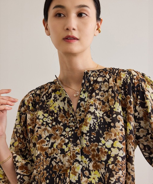 ブラウス シャツ 「洗える」フェイディドフラワープリント・無地ブラウス レディース ROPÉ(ロペ) / 【洗える】フェイディドフラワープリント・無地