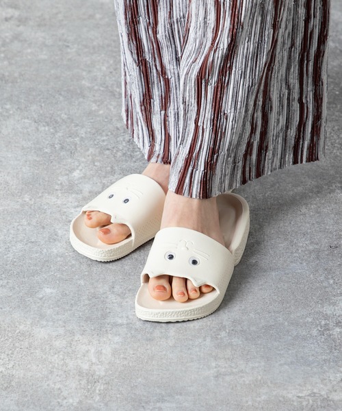 サンダル 「肉球スタンプ付き」歩くたび視線をひとり占め。ゆるっと猫顔に癒される、大人も履けるキャットサンダル レディース メンズ | MILLION CARATS | 08