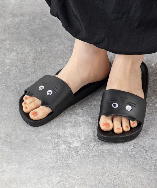 サンダル 「肉球スタンプ付き」歩くたび視線をひとり占め。ゆるっと猫顔に癒される、大人も履けるキャットサンダル レディース メンズ | MILLION CARATS | 13