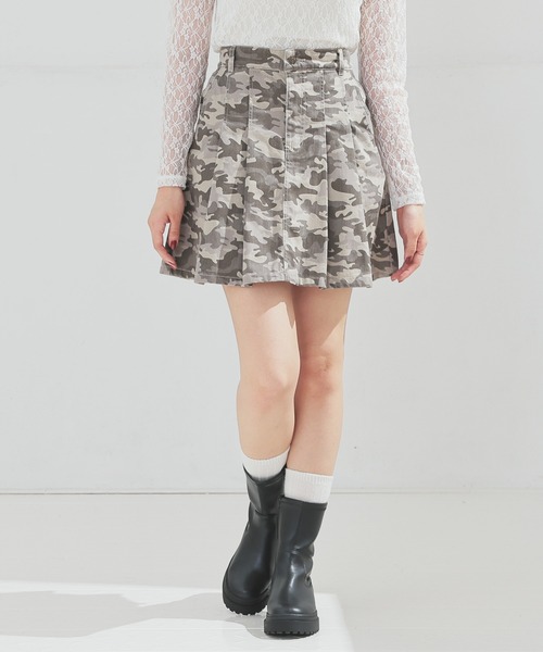 Stussy 迷彩 ミニスカート サイズ3 Stussy 迷彩 ミニスカート サイズ3 迷彩柄プリーツデザインミニ