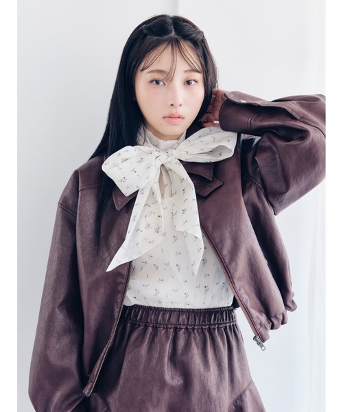LILY BROWN ラグランオーガンザボウタイブラウス LILY BROWN（リリーブラウン）の「ラグランオーガンザボウタイブラウス