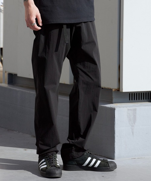 WHITE MOUNTAINEERING（ホワイトマウンテニアリング） チノパン