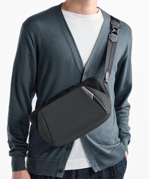 TUMI（トゥミ） ウエストポーチ TUMI AXIS ミディアム・スリング
