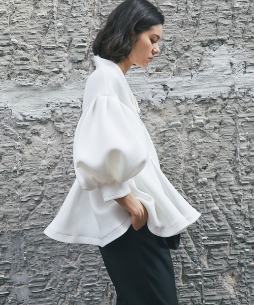 セットアップ 花刺繍モチーフ付きペプラムトップス＆テーパードパンツ