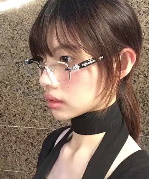 超人気 十字架 メガネ 伊達メガネ 高品質 お洒落間違いなし ViViDAY 伊達メガネ メガネ 眼鏡 デザイン十字架メガネ レディース