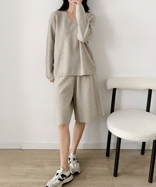 LOWO セットアップ 冬の室内や暖房下に 大人見えニットセットアップ