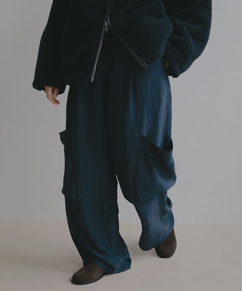 ETRE TOKYO（エトレトウキョウ） パンツ バックサテンリラクシーカーゴ