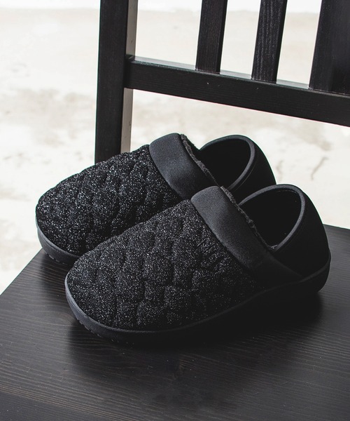 MEI（メイ） スリッポン メイ」GLITTER QUILTING MOC SHOES ラメ