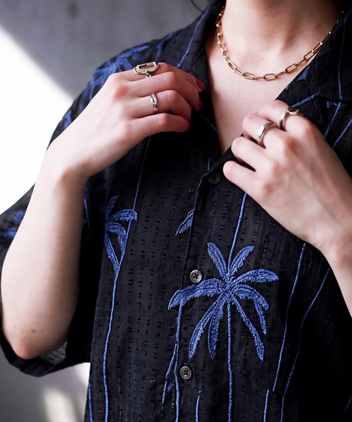 JNBY 綿100% 刺繍ジャガードドルマンスリーブブラウス　Vネック　ネイビー antiqua（アンティカ） ブラウス シャツ 半袖 綿100 ヤシの木柄 刺繍