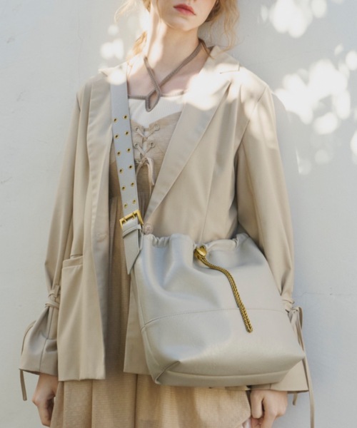 idem heart charm shoulder bag ベージュ heart charm shoulder bag – idem