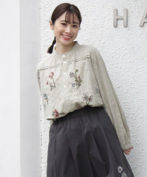 ブラウス シャツ SUPER　HAKKA×庄島歩音コットンシャーリング「Tiny　flowers」刺繍スタンドカラーブラウス レディース