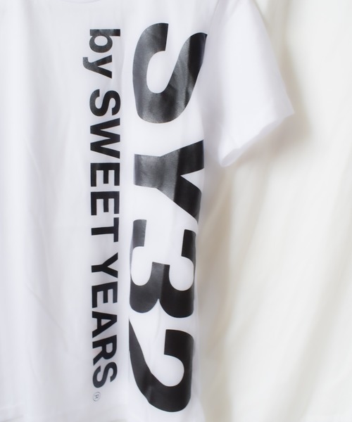 SY32 by SWEET YEARS tシャツ 「SY32 YEARS」VERTICAL LOGO TEE